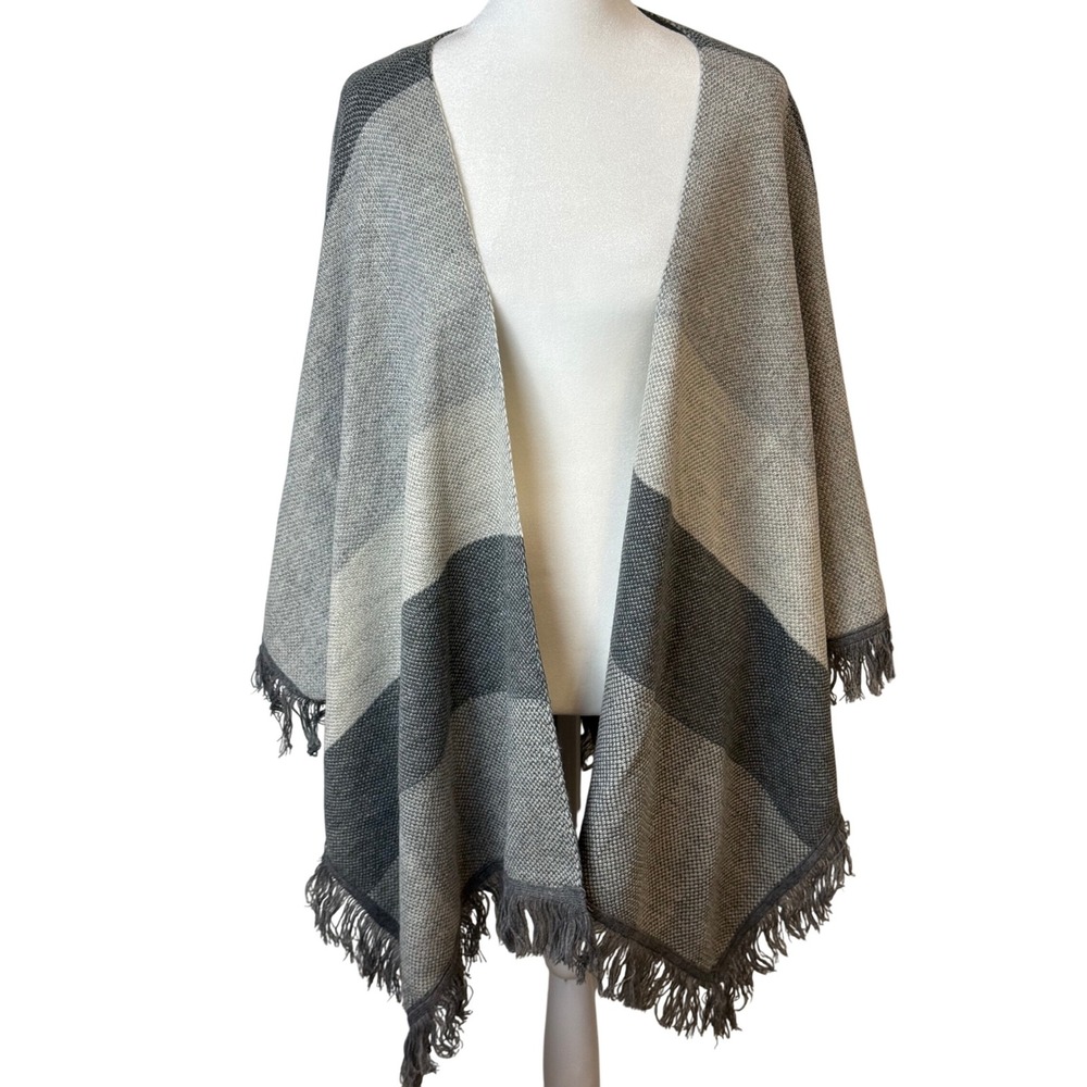Kori America Women's M/L Gray Cream Striped Fringe Knit Poncho Wrap